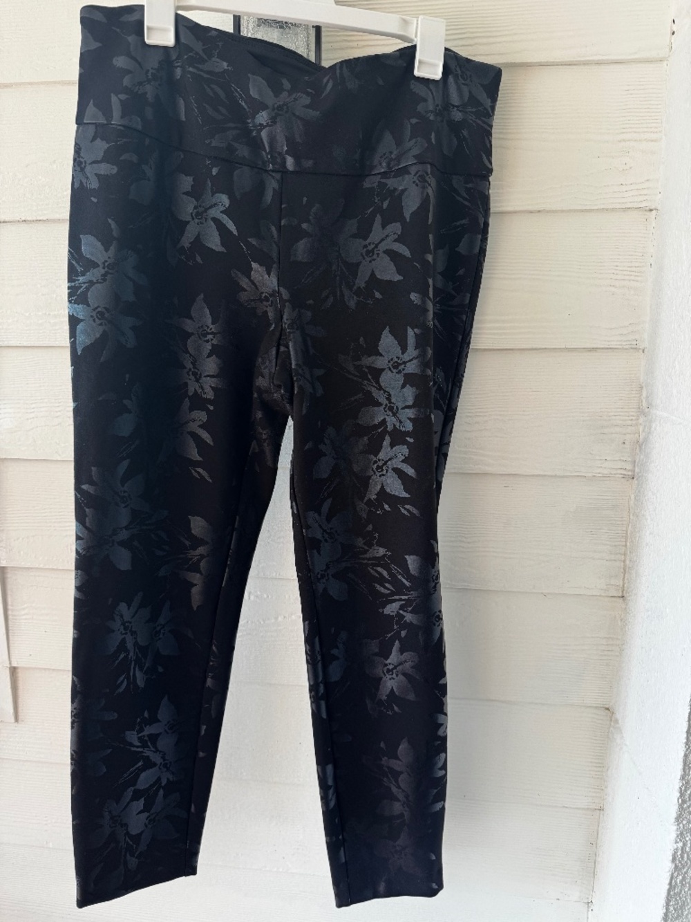 Soft Surroundings Capri Pants Black & Floral High Waist XL